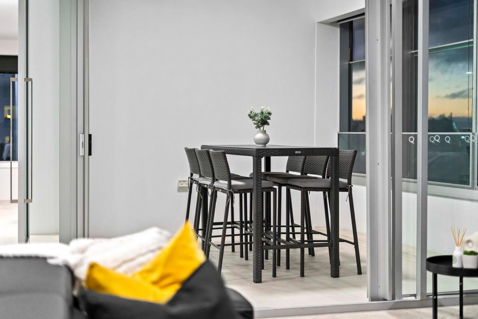 Q Tower At Surfers Paradise - Self Contained Apartments Gold Coast Ngoại thất bức ảnh